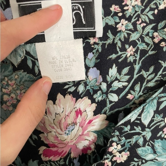 Vintage Floral Pearl Button Dress 9/10 - Picture 2 of 7